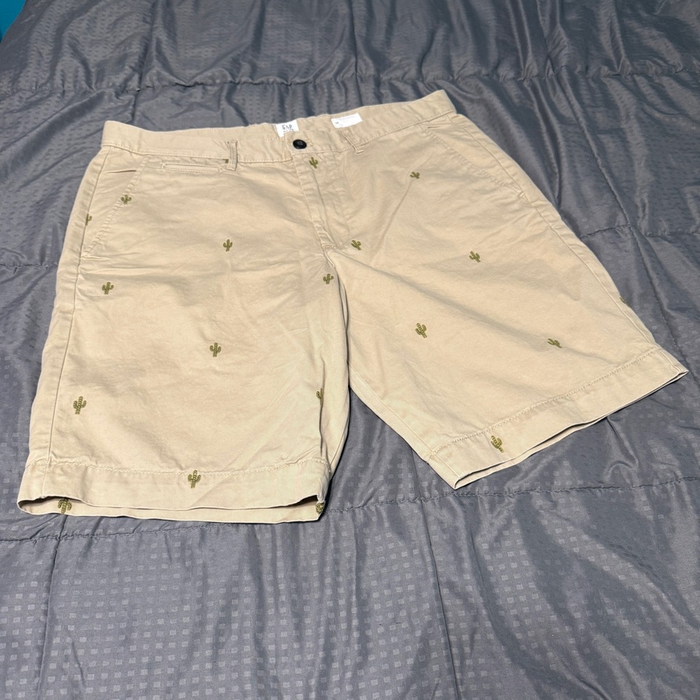Gap 100% Cotton Khaki Casual Shorts Embroidered Cactus Designs Men's Size 34